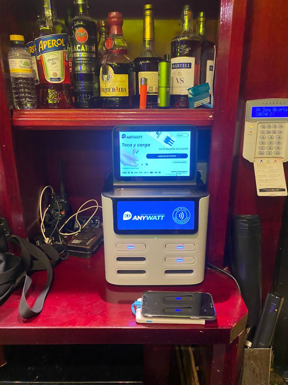 New ANYWATT station at Queens Arms Benidorm – charge your phone easily