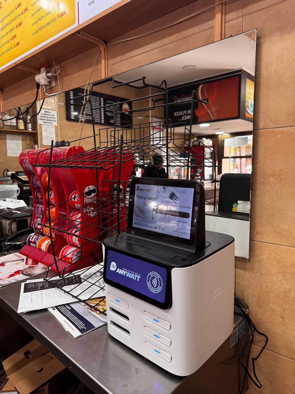 Power bank rental at El Tostadero, Valencia